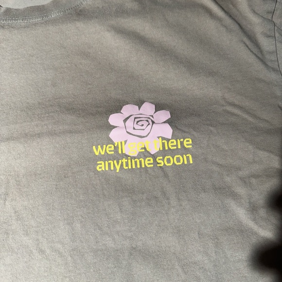 H&M tan graphic tee size large - Picture 2 of 6